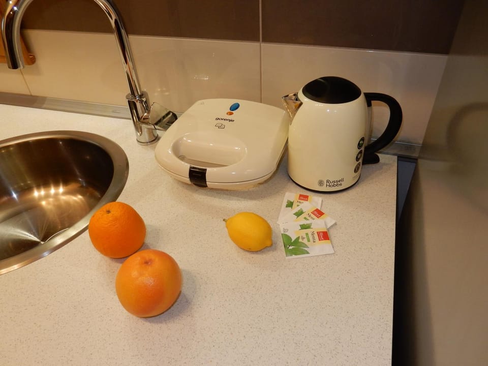 Coffee/tea facilities, Kitchen or kitchenette