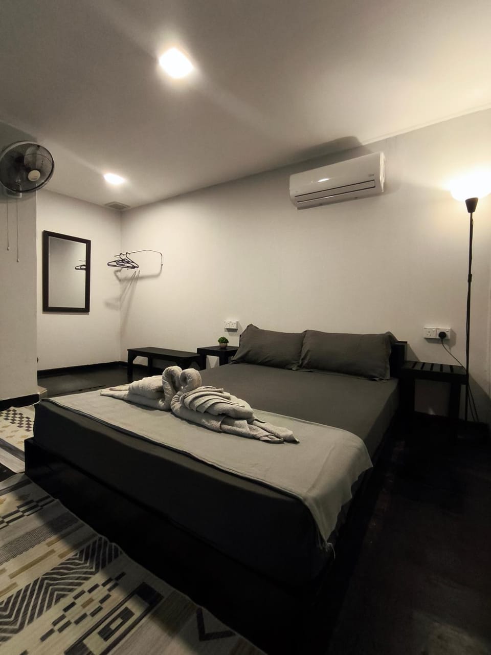 towels, air conditioner