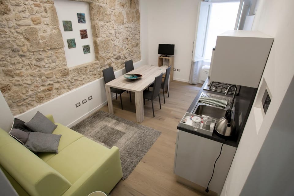 Kitchen or kitchenette, Living room, Seating area