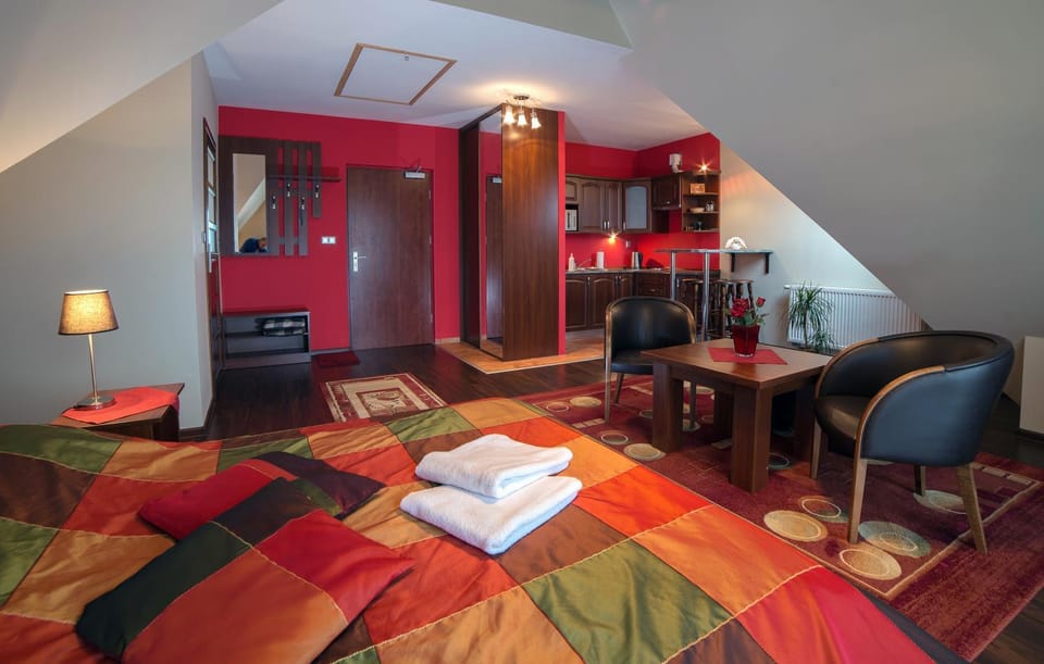 Coffee/tea facilities, Balcony/Terrace, Kitchen or kitchenette, Photo of the whole room, Seating area