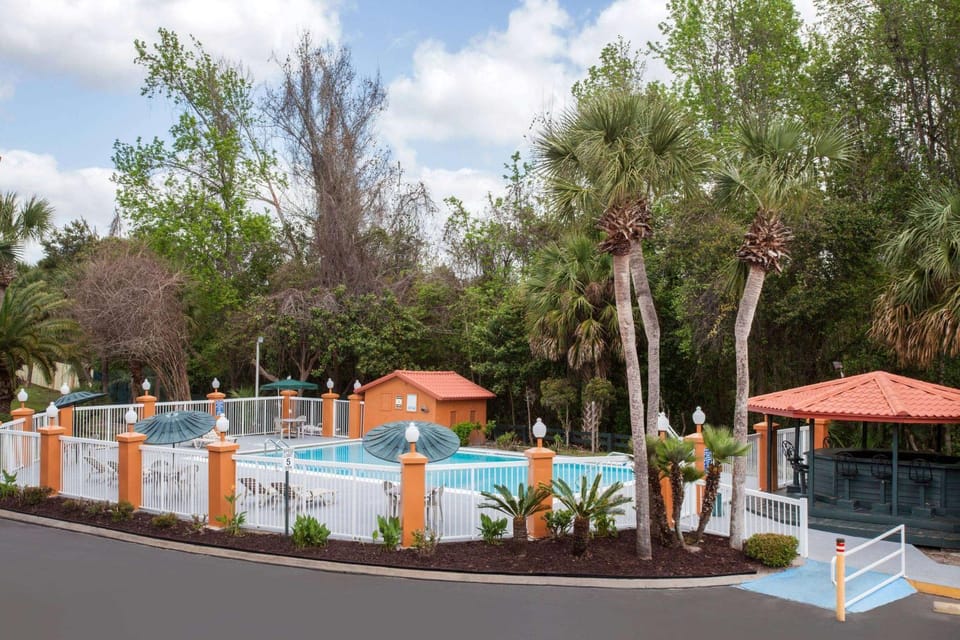 On site, Pool view, Swimming pool, Swimming pool