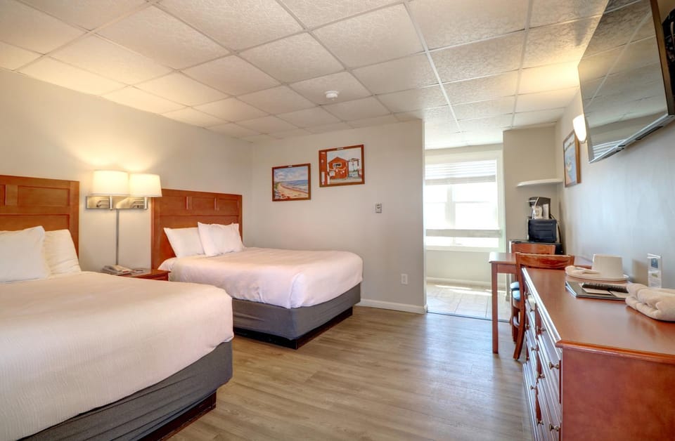 Bed, Photo of the whole room, hair dresser