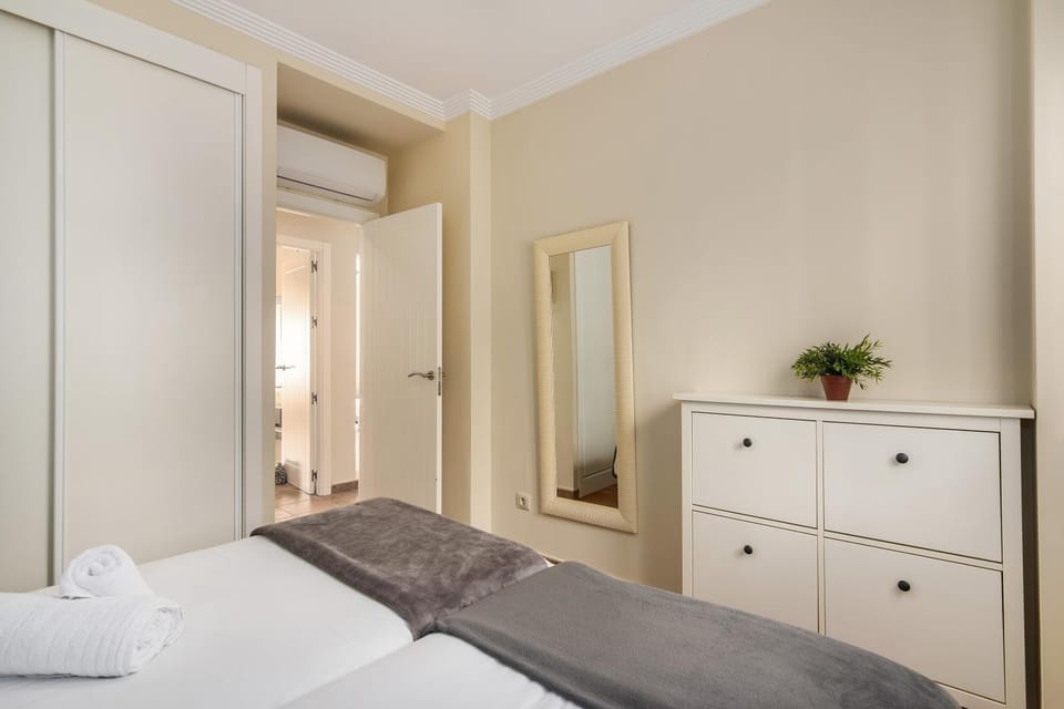 Photo of the whole room, Bedroom, air conditioner