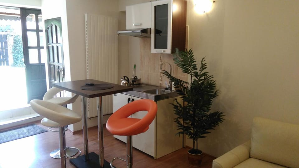 Z prywatnym ogródkiem Centrum Apartment in Lower Silesian Voivodeship