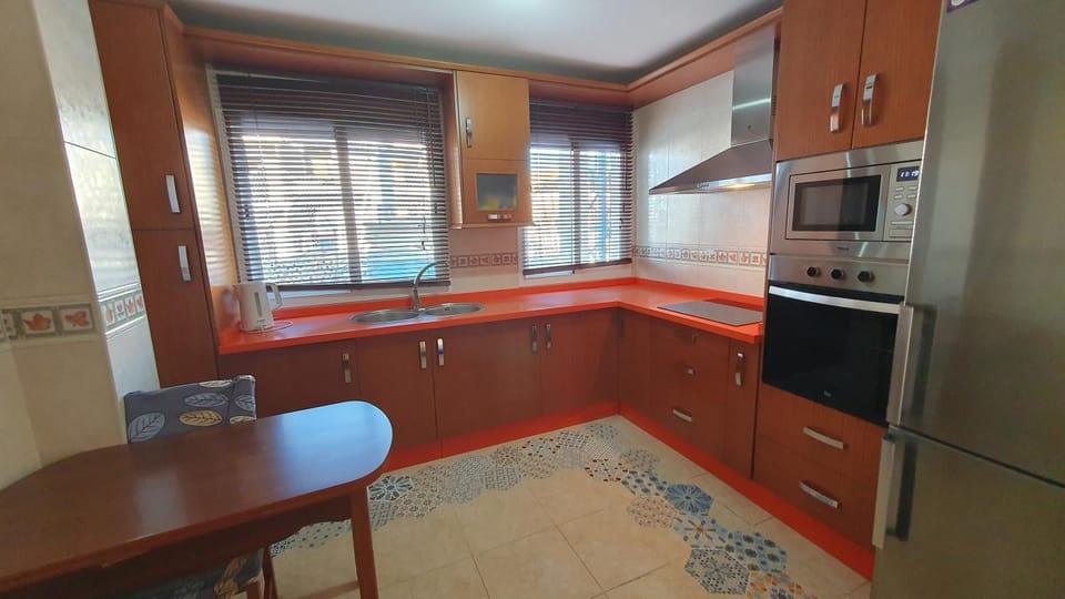 Kitchen or kitchenette, minibar, pet friendly, stove, kitchen