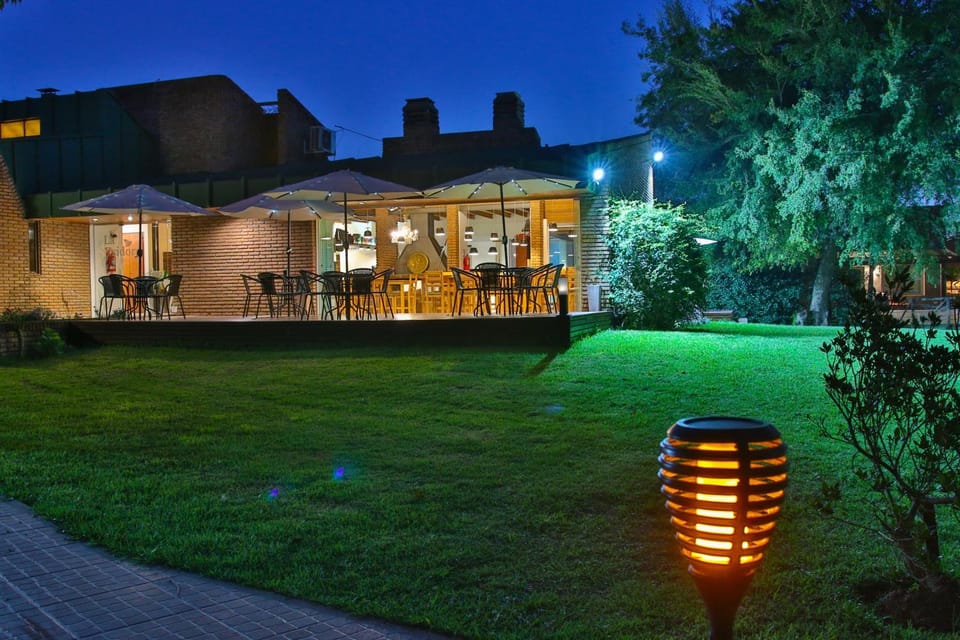 Property building, Restaurant/places to eat, Breakfast