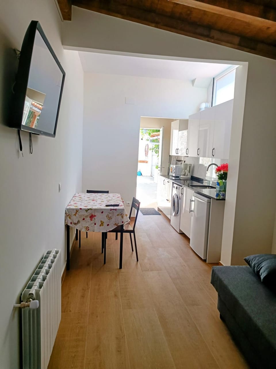 TV and multimedia, Kitchen or kitchenette, Dining area, internet, minibar, pet friendly, stove