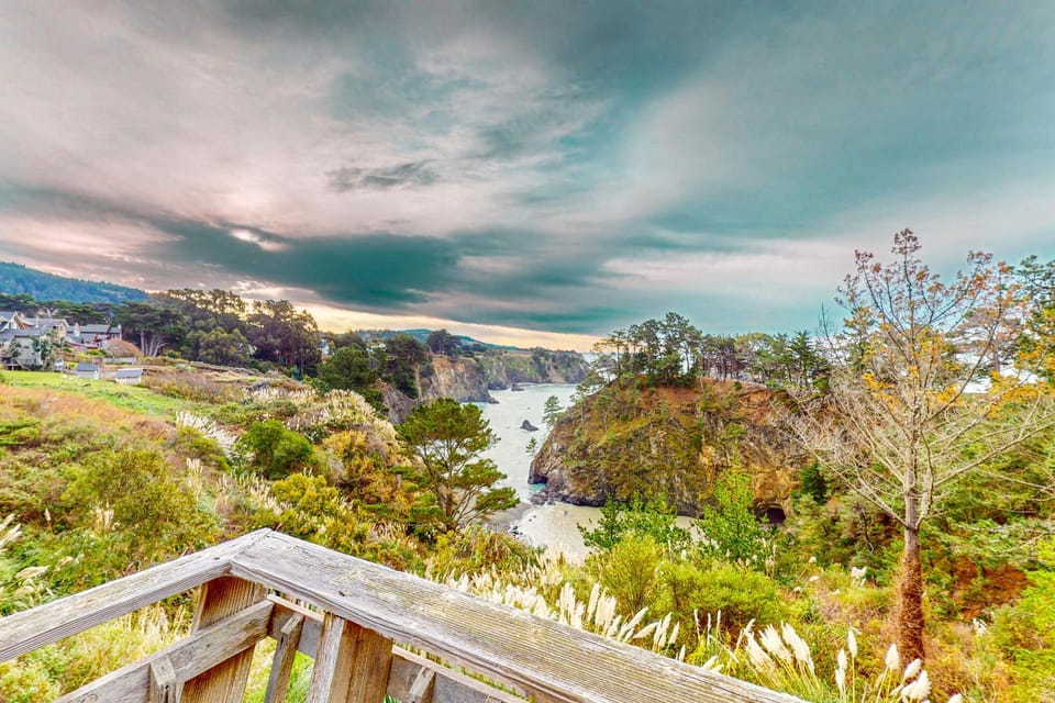 Stunning Elk House Oceanfront Deck & Views House in Elk