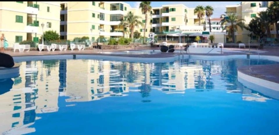 Swimming pool, Swimming pool, sunbed