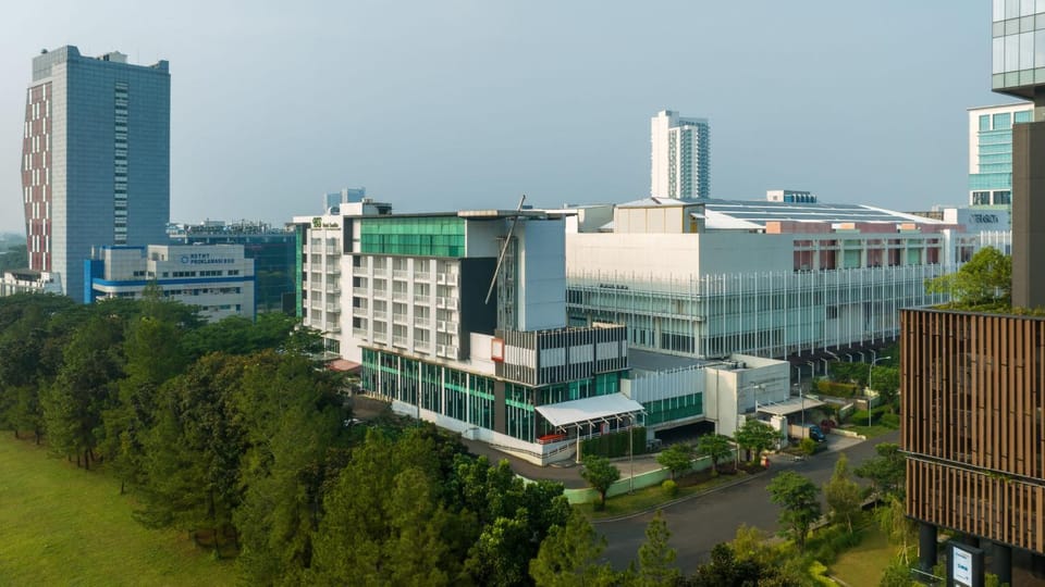 Property building, City view, Location