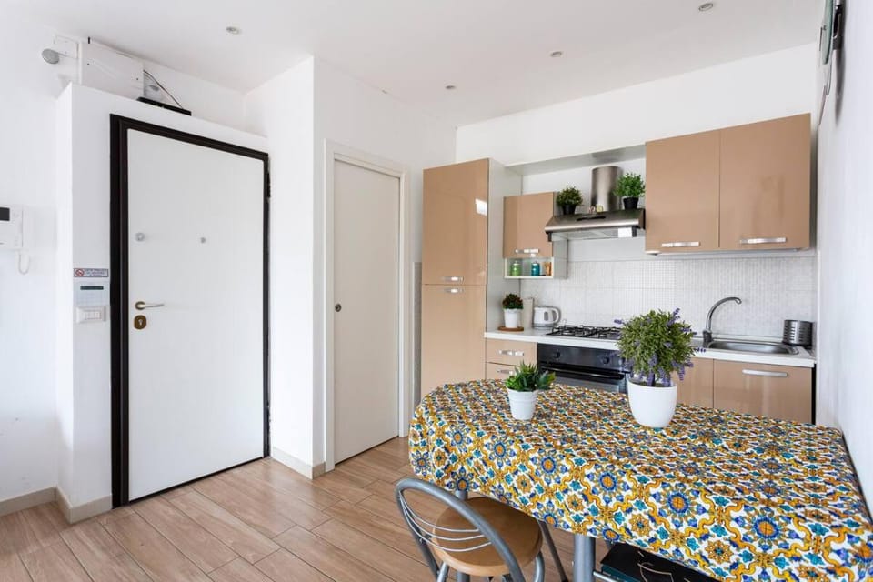 Kitchen or kitchenette, Dining area, pet friendly, stove
