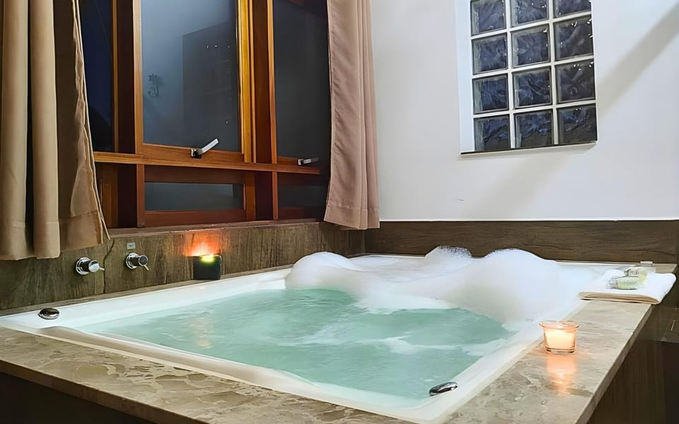 Natural landscape, Hot Tub, Bathroom, Bath, towels