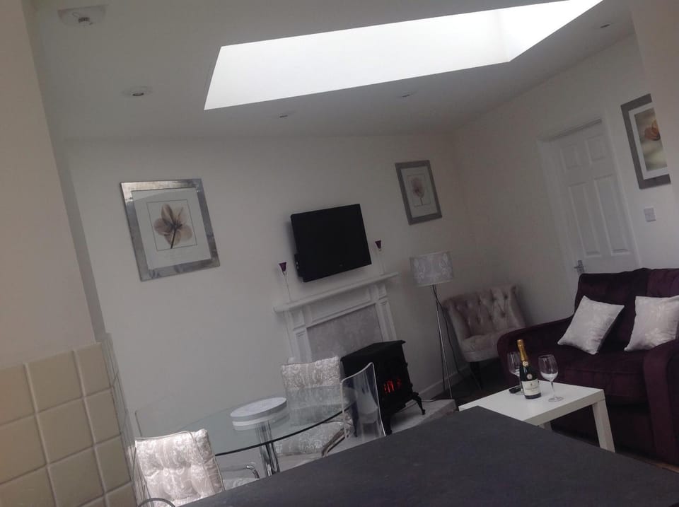 Oakleigh 1 bed ground floor garden view apartment FREE ONSITE PARKING Apartment in Stratford-upon-Avon