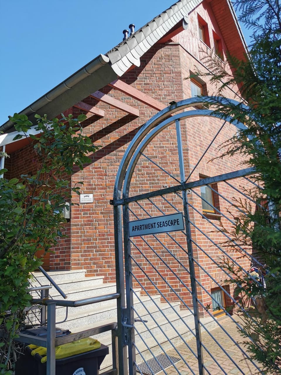 Property building, Facade/entrance