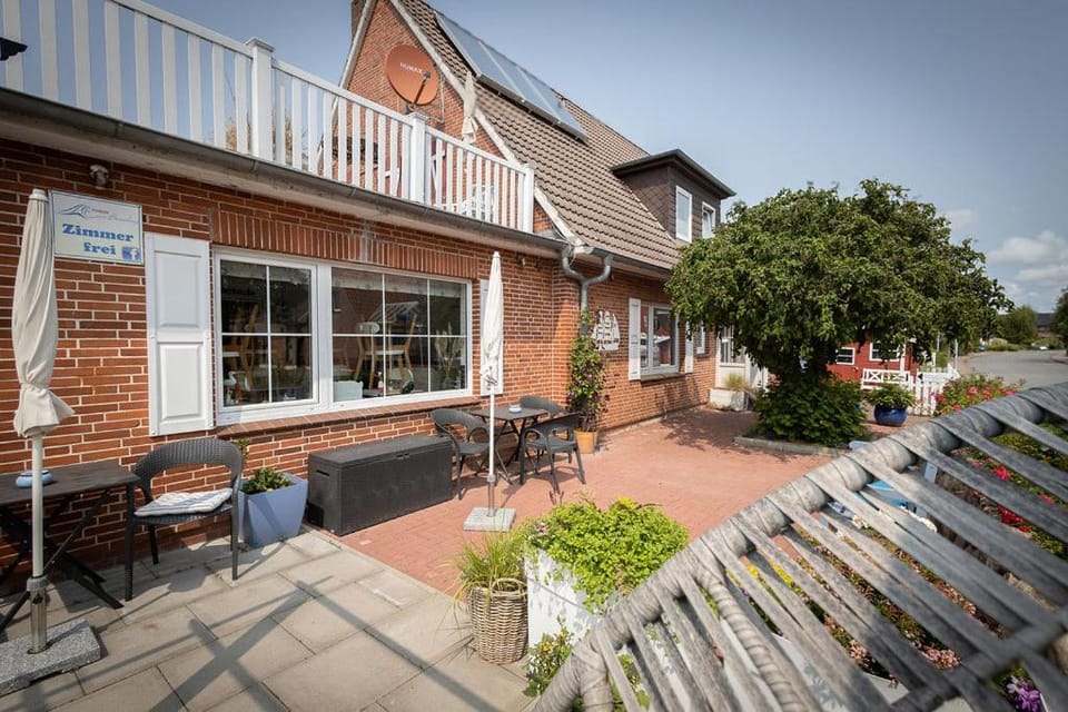 Property building, Spring, Day, View (from property/room), Balcony/Terrace, Seating area