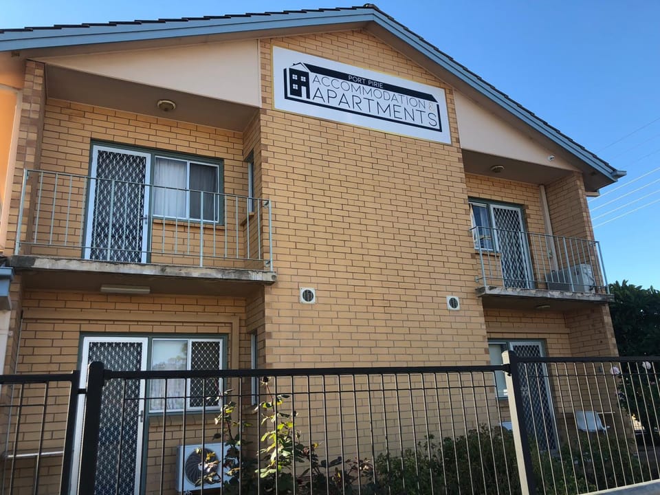 Property building, Facade/entrance, Property logo or sign
