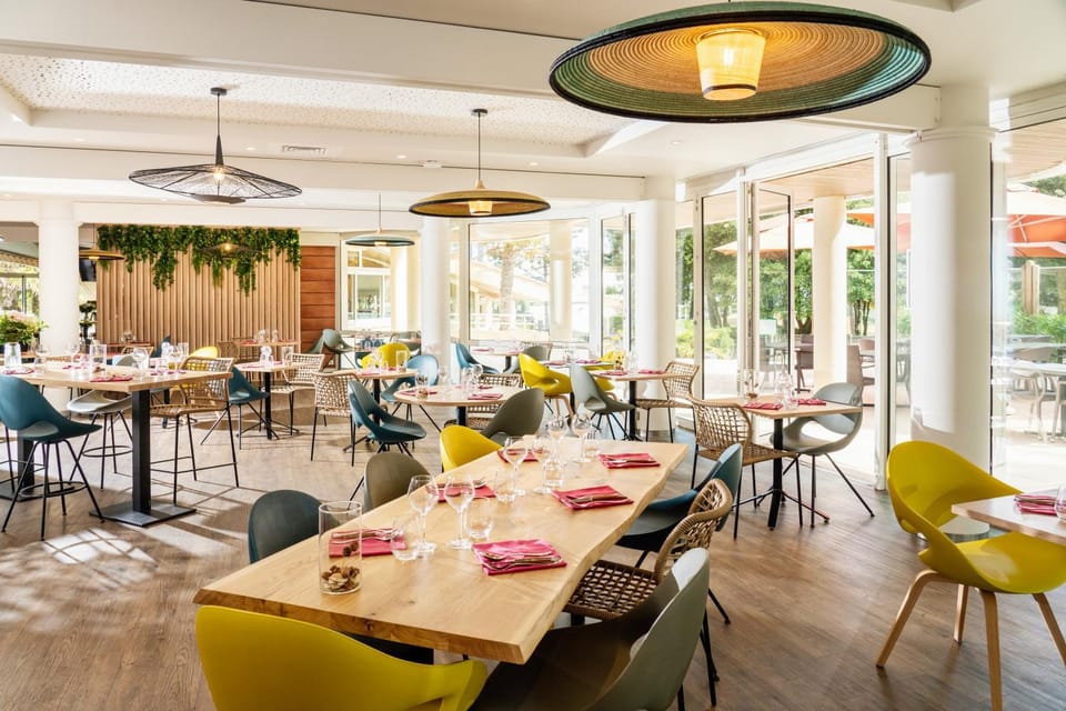 Restaurant/places to eat, Restaurant/places to eat, Food and drinks, Food