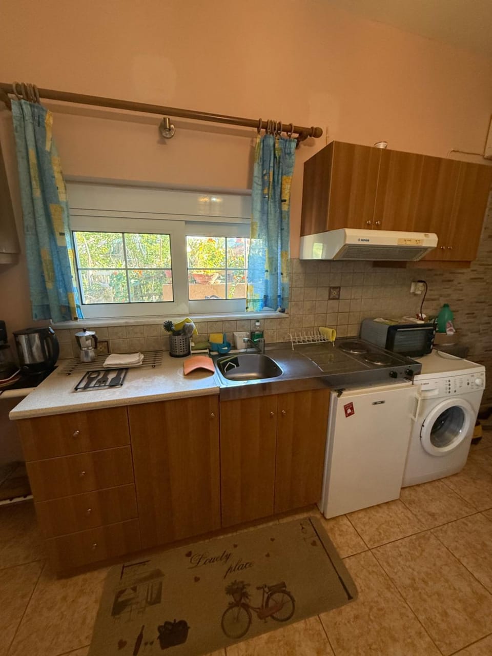 Modern 1-bedroom with BBQ & Roof Garden near Beach Apartment in Crete