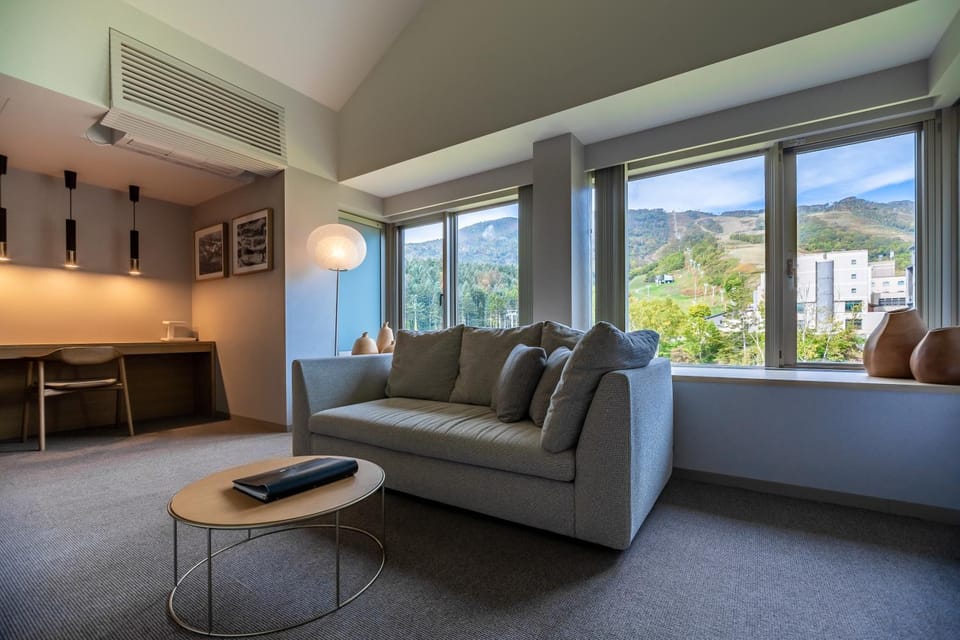 Natural landscape, Living room, Seating area, Mountain view, air conditioner