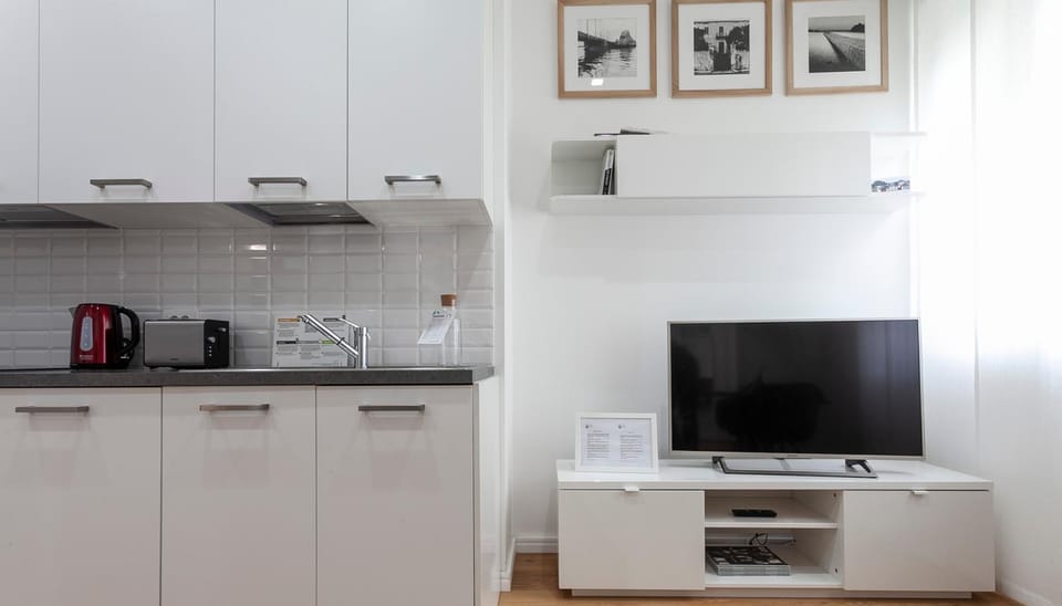 TV and multimedia, Kitchen or kitchenette