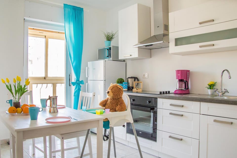 Coffee/tea facilities, Kitchen or kitchenette