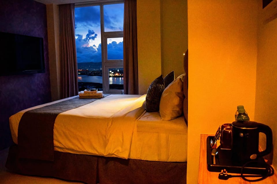 Bed, Photo of the whole room, Bedroom, Mountain view
