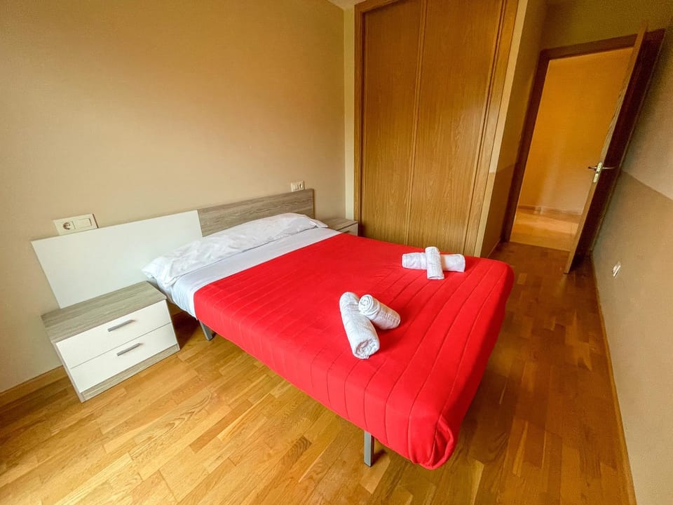 Bed, Photo of the whole room, Bedroom, wardrobe