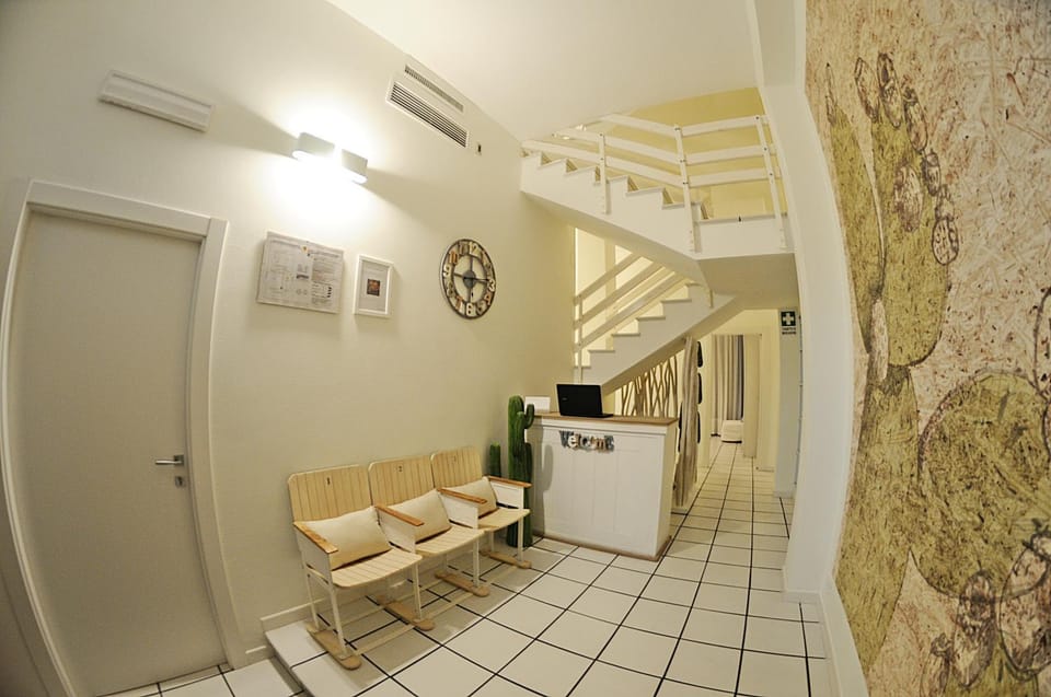 Lobby or reception, Internal: Not applicable to any particular room