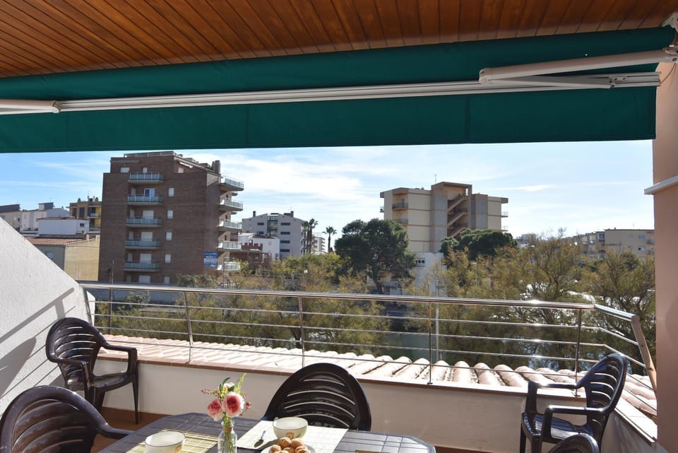 View (from property/room), Balcony/Terrace