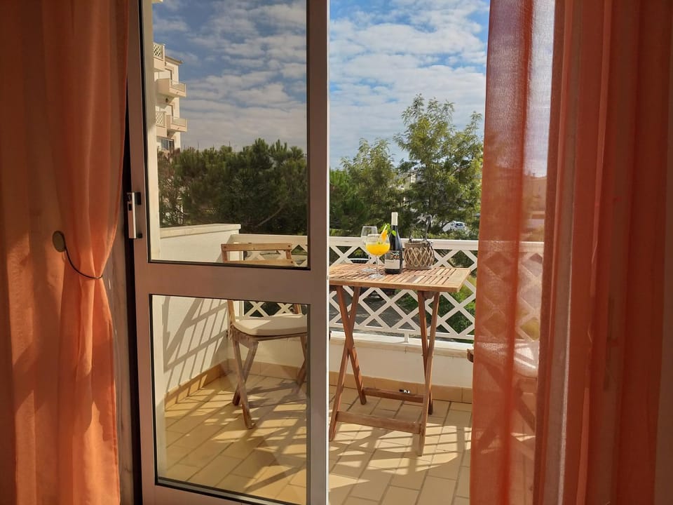 Property building, Balcony/Terrace