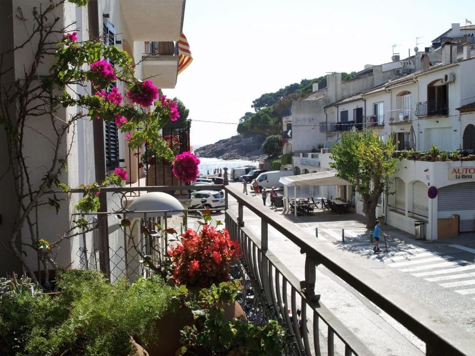 Day, Neighbourhood, View (from property/room), Balcony/Terrace, City view, Street view, Location