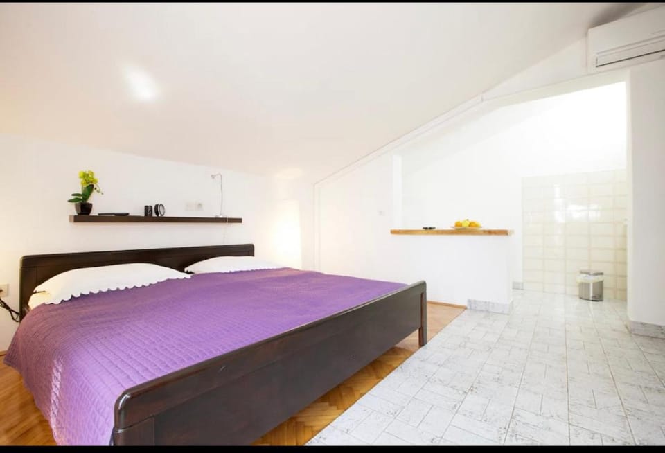 Patak's place, amazing view Apartment in Hvar