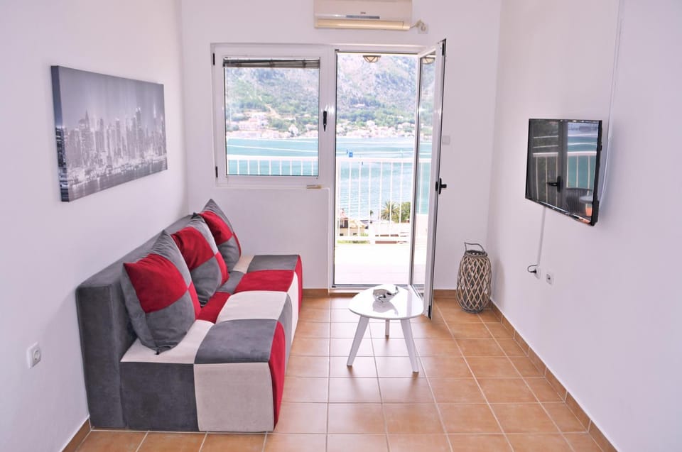 Living room, Sea view
