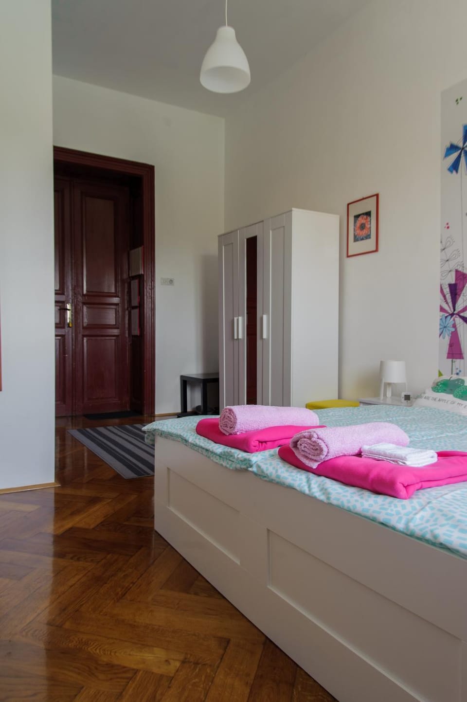 Bed, Bedroom, towels, wardrobe