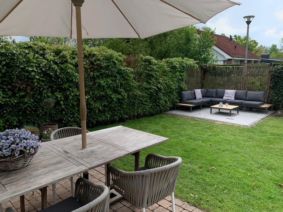 Spring, Day, Garden, Balcony/Terrace, Seating area, Garden view