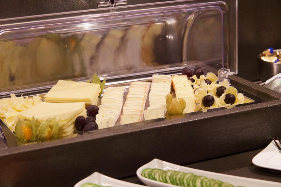 Food and drinks, Buffet breakfast