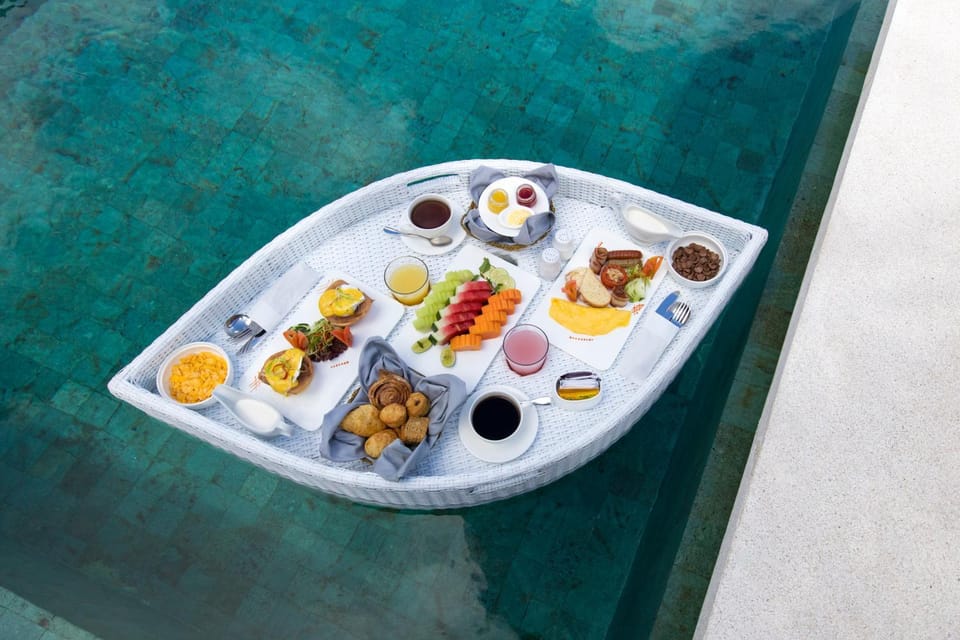 Food and drinks, Food, Swimming pool, Breakfast, Continental breakfast, American breakfast