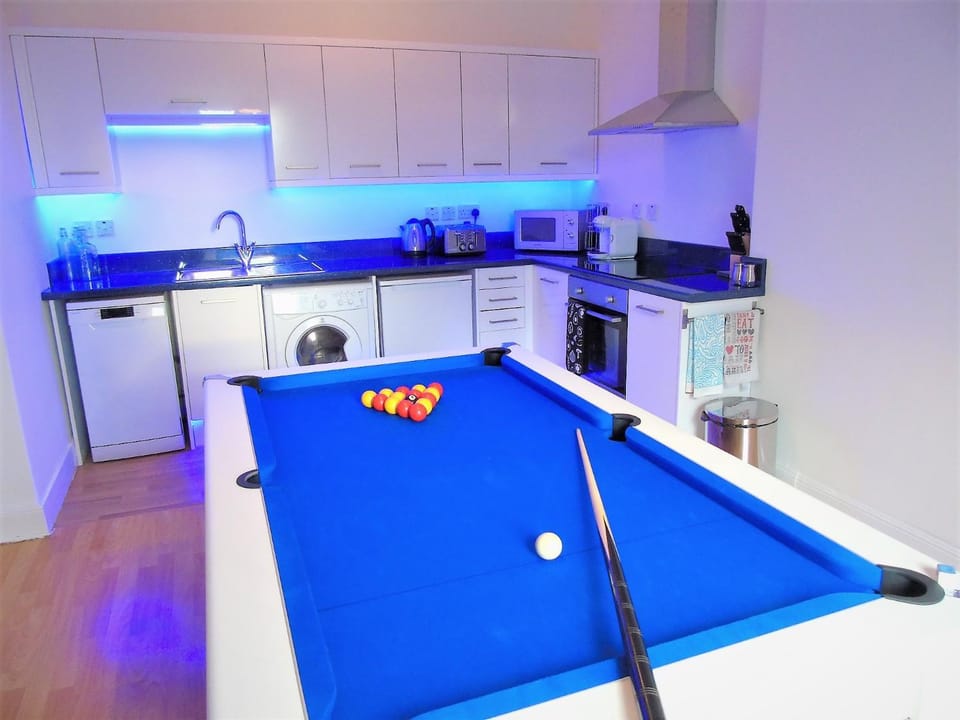 Billiard, Kitchen or kitchenette, Evening entertainment