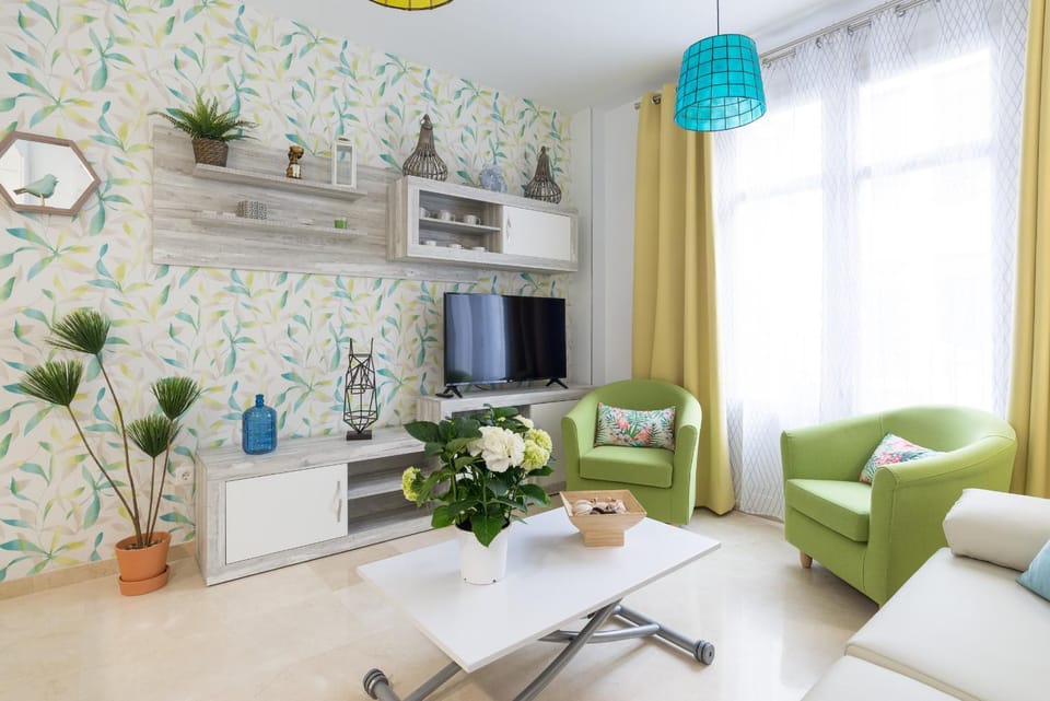 Communal lounge/ TV room, TV and multimedia, Living room