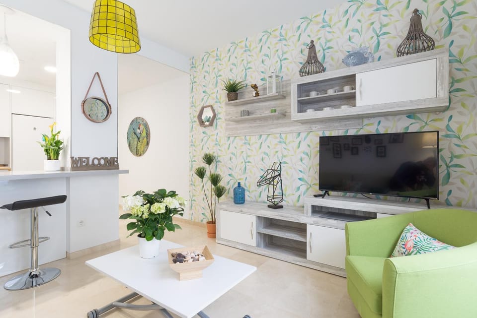 Communal lounge/ TV room, TV and multimedia, Living room