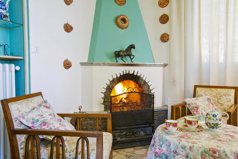 Living room, fireplace