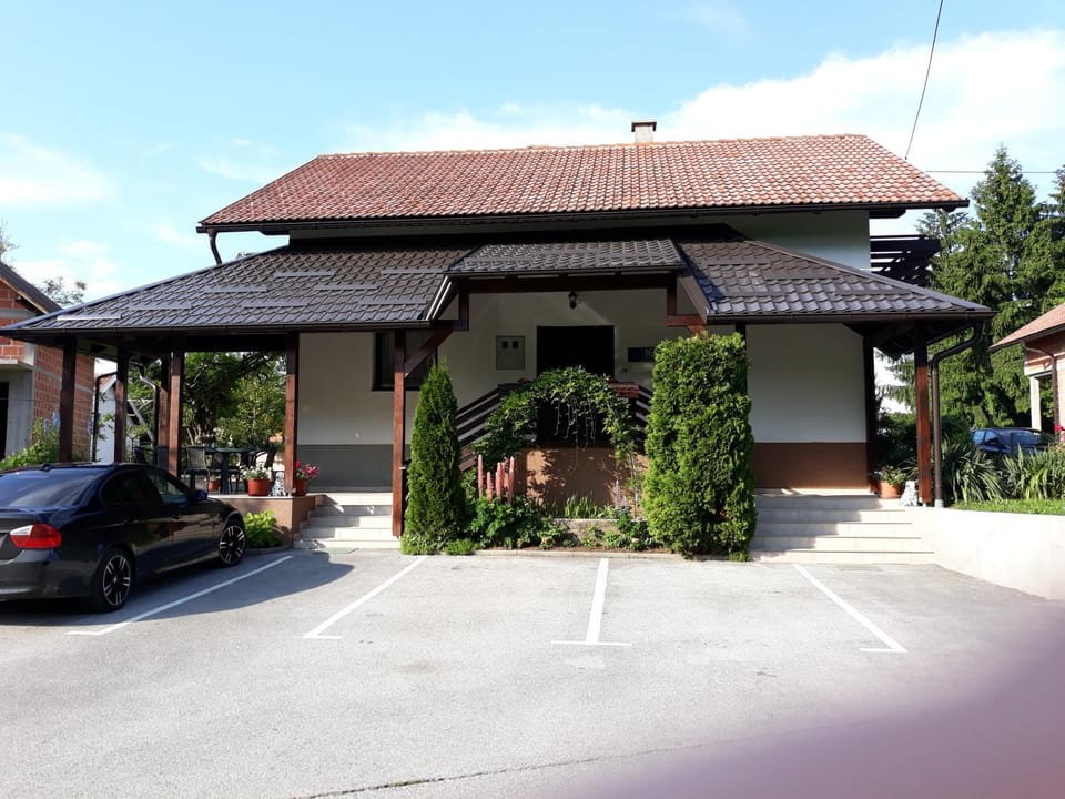 House Zlatko Country House in Plitvice Lakes Park