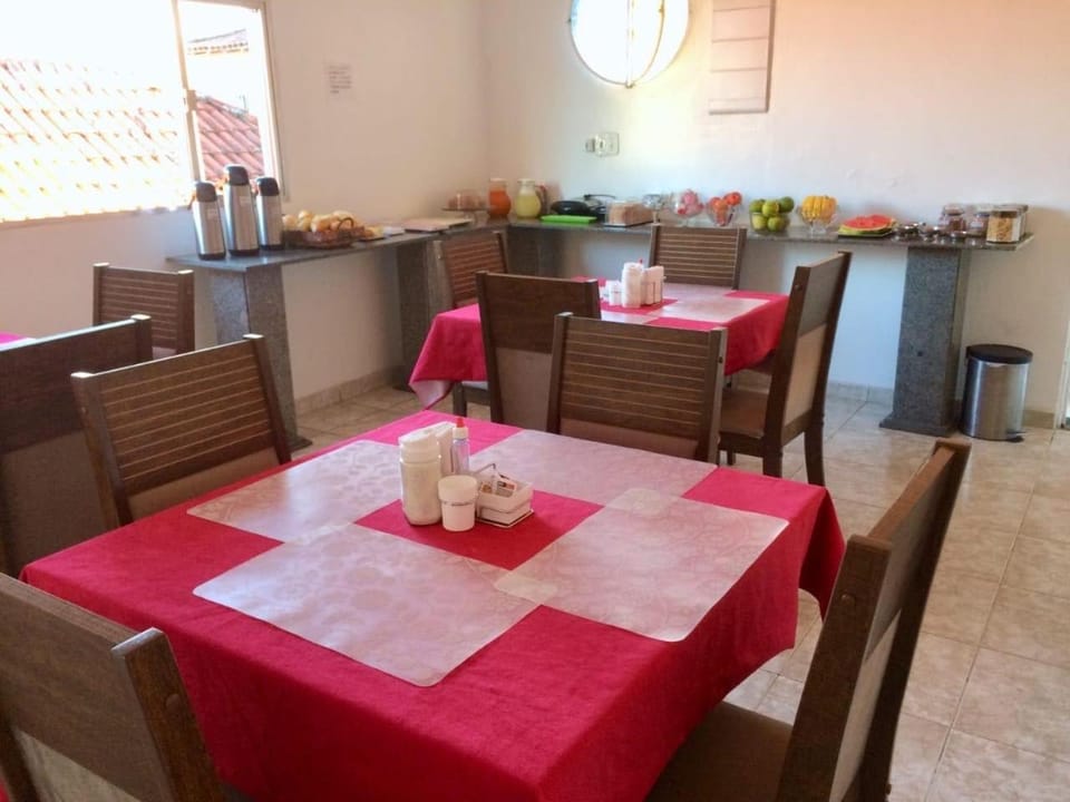 Pousada Pinheiro Inn in Campos