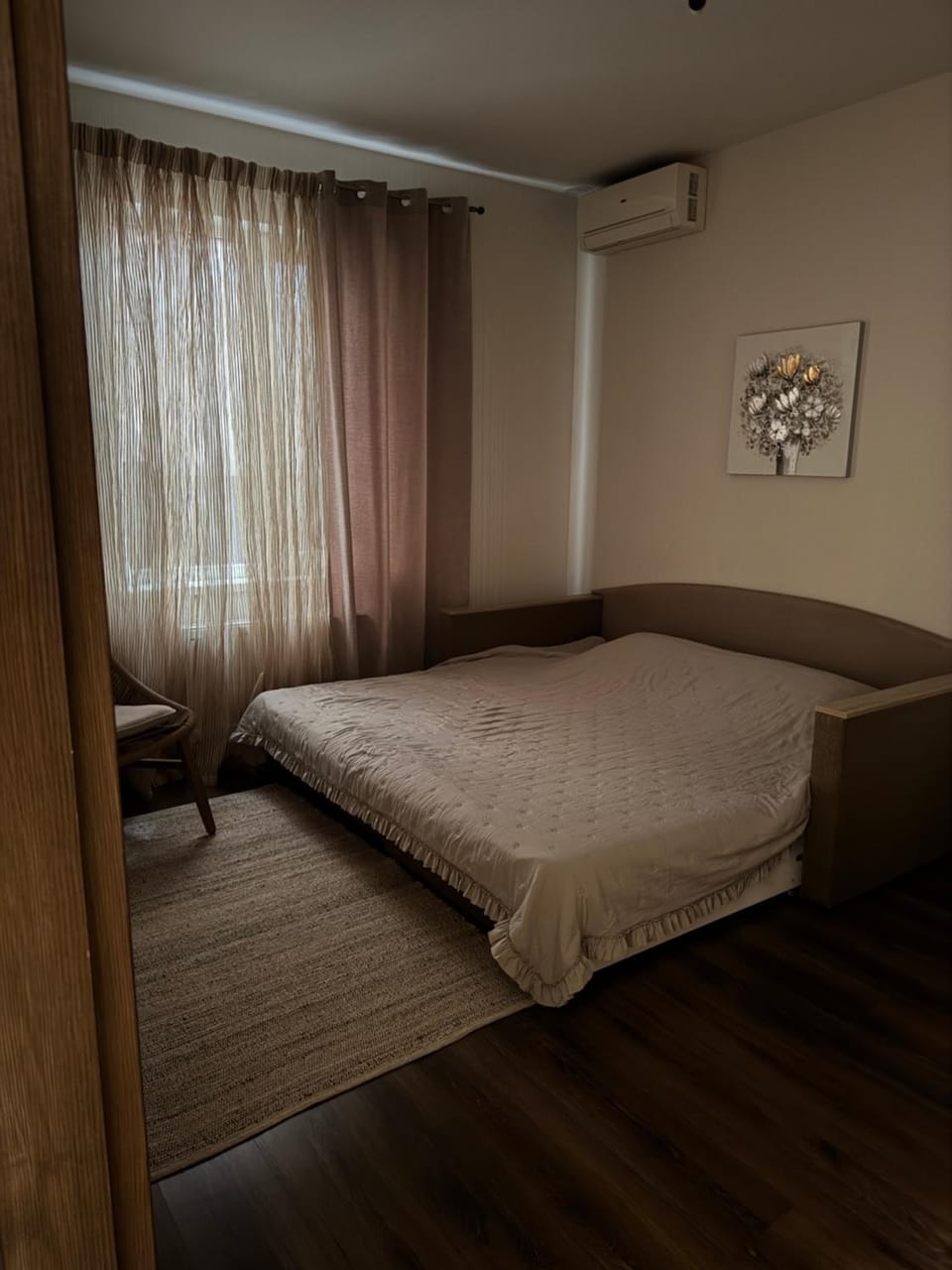 Bed, Photo of the whole room, Bedroom, air conditioner