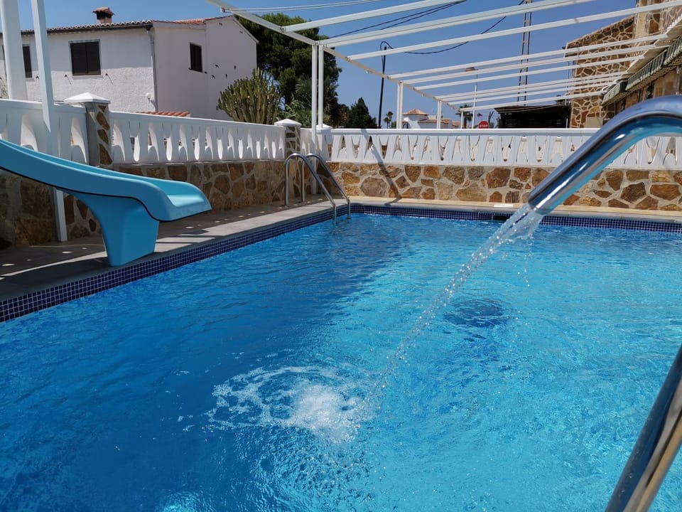 Swimming pool, Facility for disabled guests