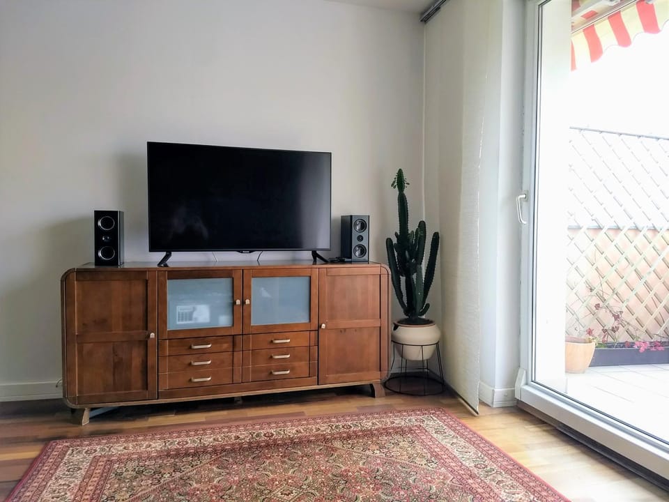 TV and multimedia, Living room, Seating area
