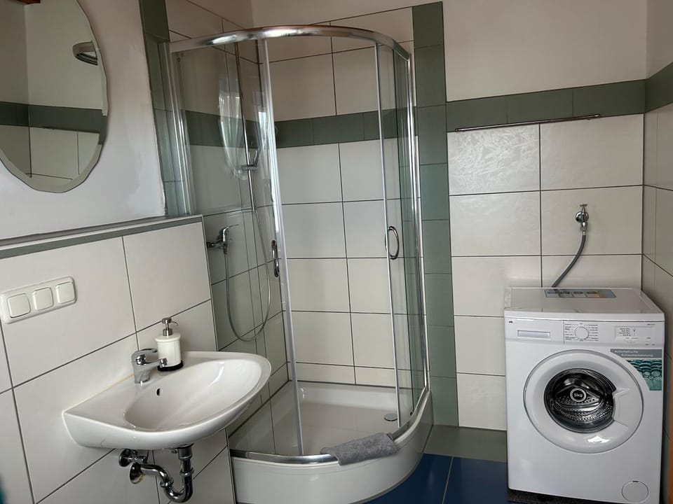 Shower, Bathroom, washing machine