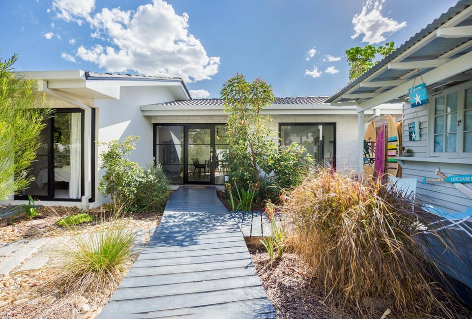 Facade/entrance, Garden
