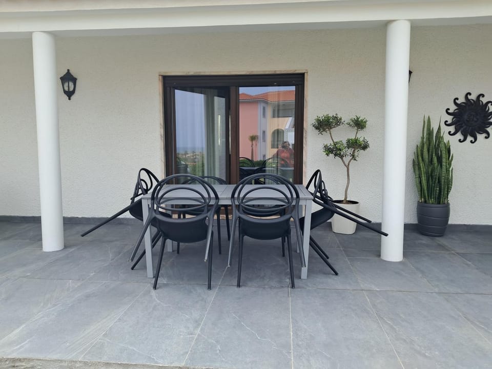 Vila Private Pool Beach Golf Praia Del Rey Villa in Amoreira
