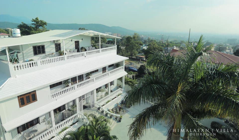 Property building, Balcony/Terrace, Balcony/Terrace